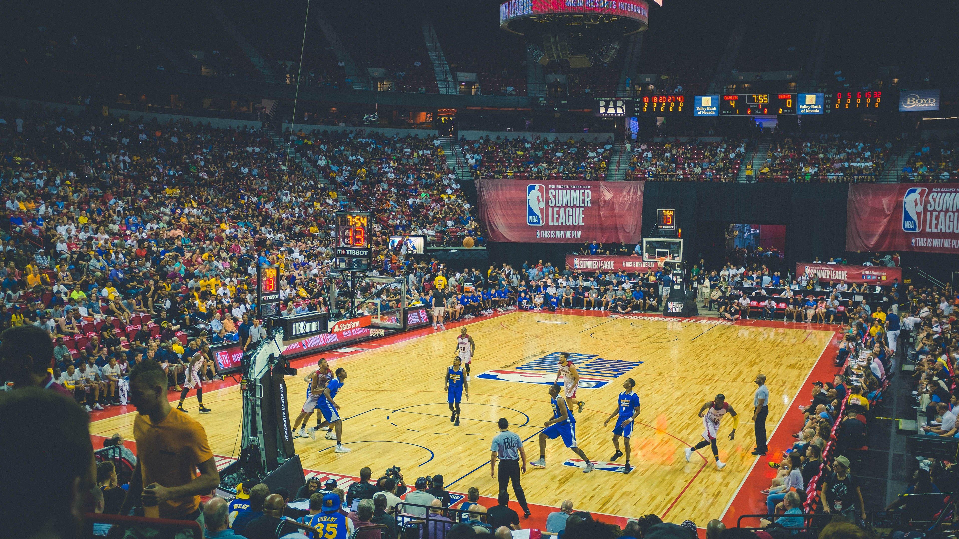 传奇球星伤愈复出，王者归来点燃赛场激情