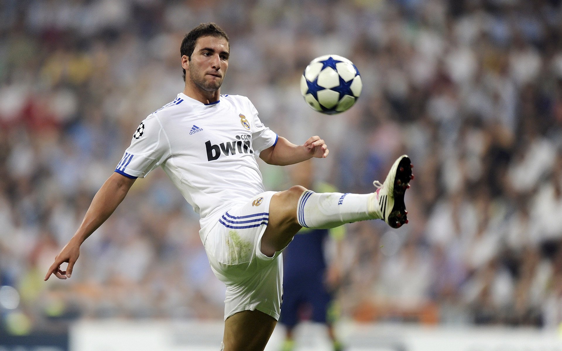 纳达尔关键破发点制胜 挺进法网半决赛