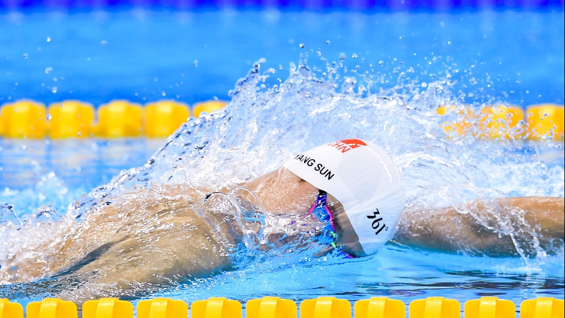 欧冠决赛上演惊天逆转,曼城点球大战力克拜仁首夺冠军