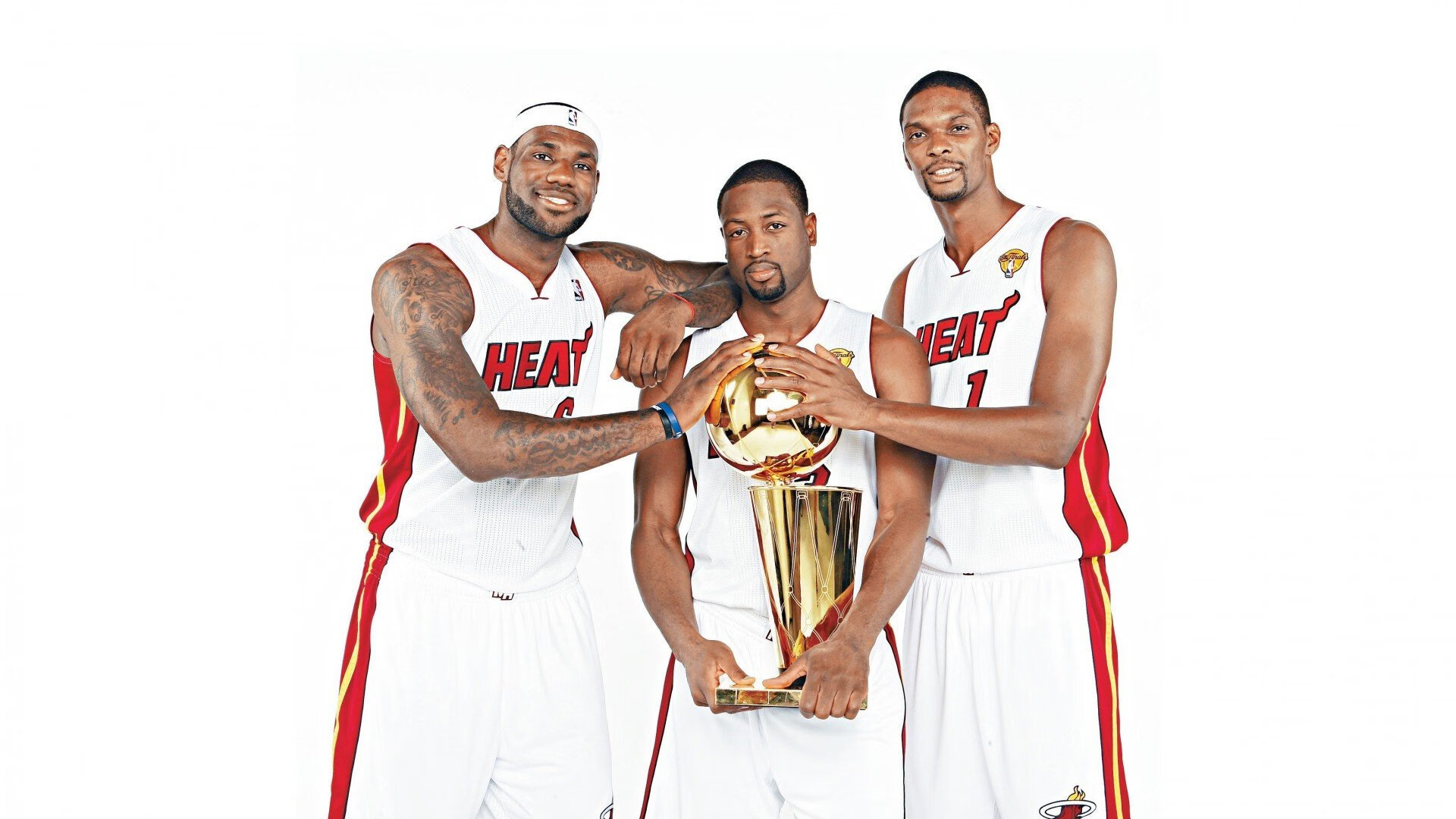 国际帆船赛巅峰对决,狂风巨浪中勇者加冕