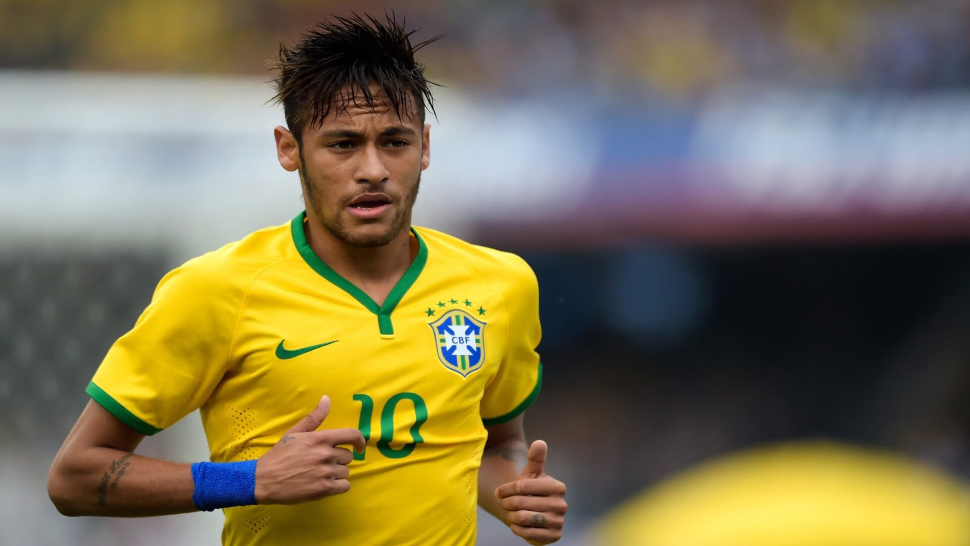 纳达尔强势回归红土赛场，法网前奏展现王者风范